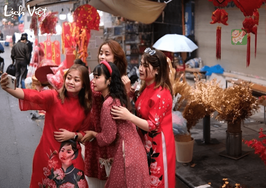 Ý nghĩa của tục xuất hành đầu năm