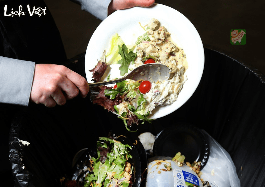 Bỏ thừa thức ăn