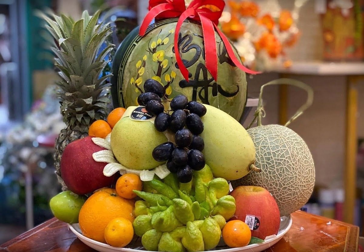 Bày mâm ngũ quả