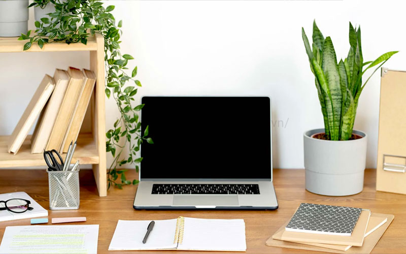 Bàn làm việc mệnh mộc