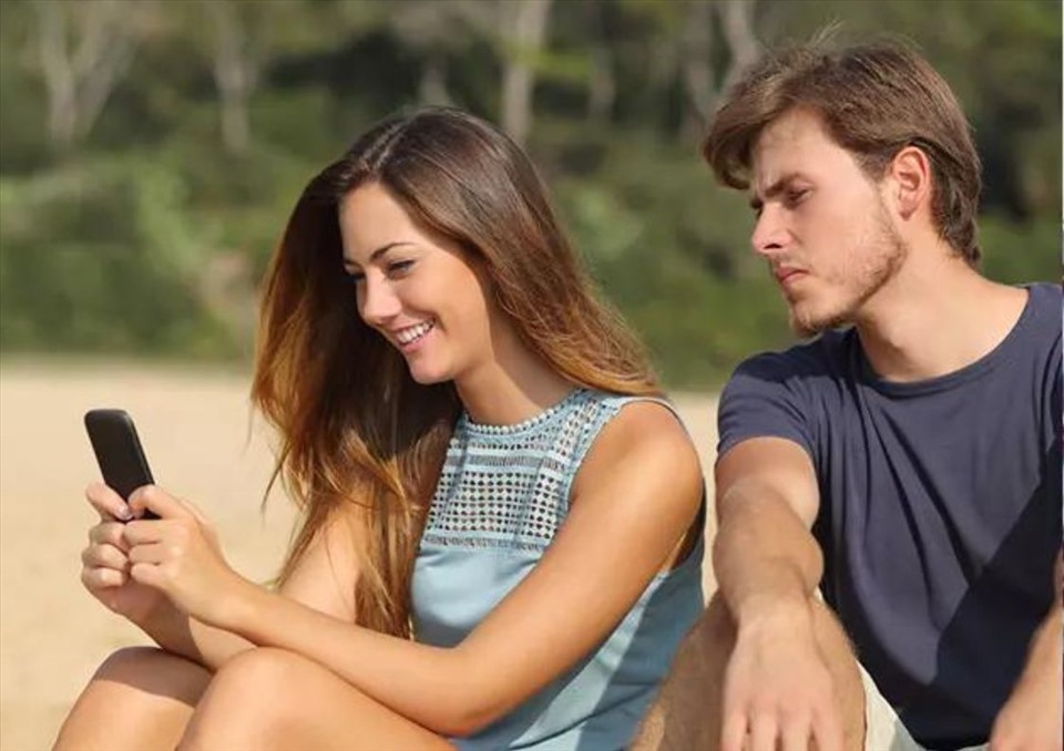 Đừng biến t&igrave;nh y&ecirc;u th&agrave;nh sự kiểm so&aacute;t